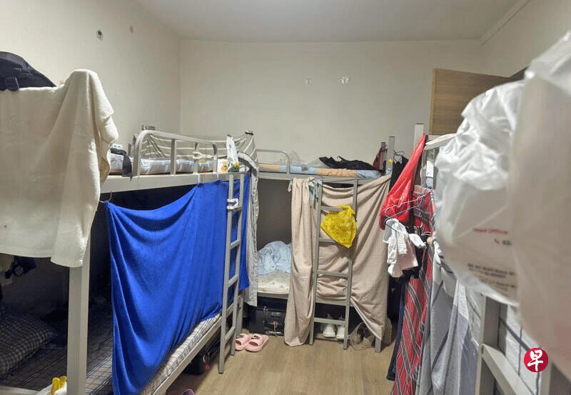 14people in 4 room