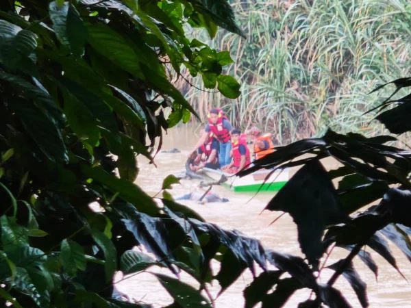 18yo missing teen found dead in river (2)