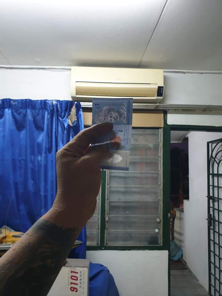 Netizen shares heartwarming story of cleaning OKU man's air conditioner for only RM1