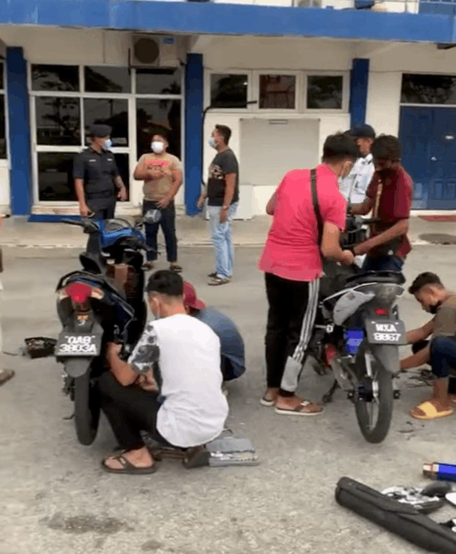 [VIDEO] Teen kisses exhaust pipe before it was confiscated by police