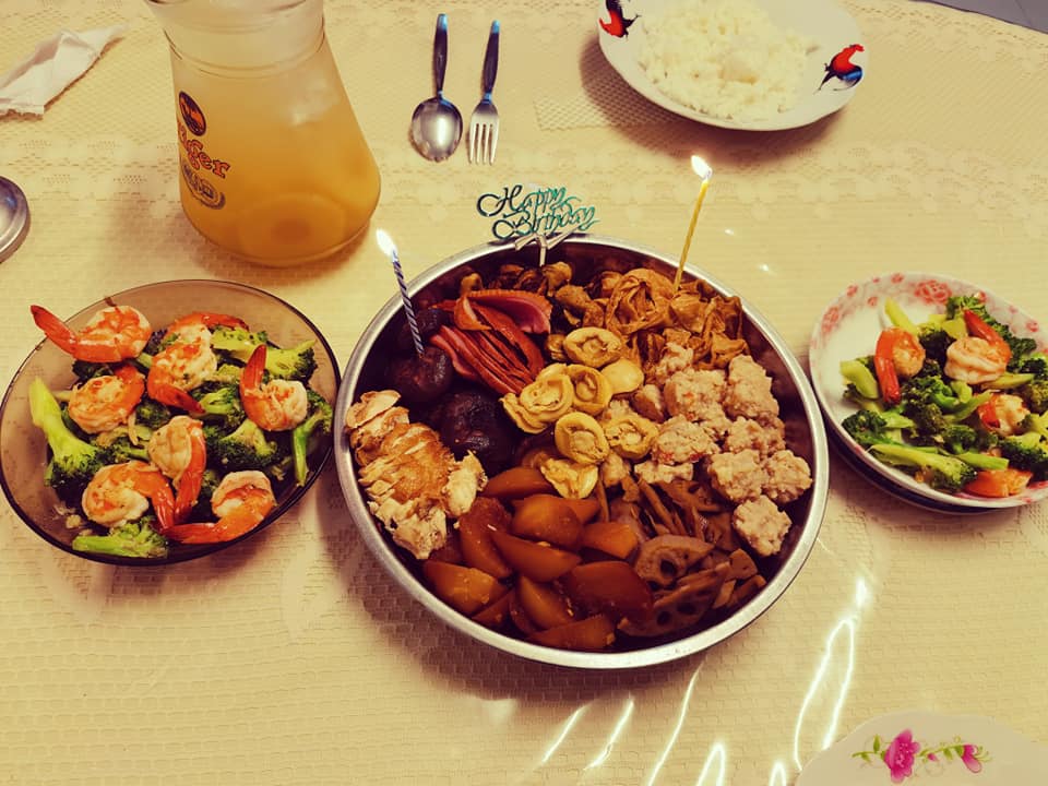 M'sian shares heartwarming story of how his SG 'foster family' celebrated his birthday