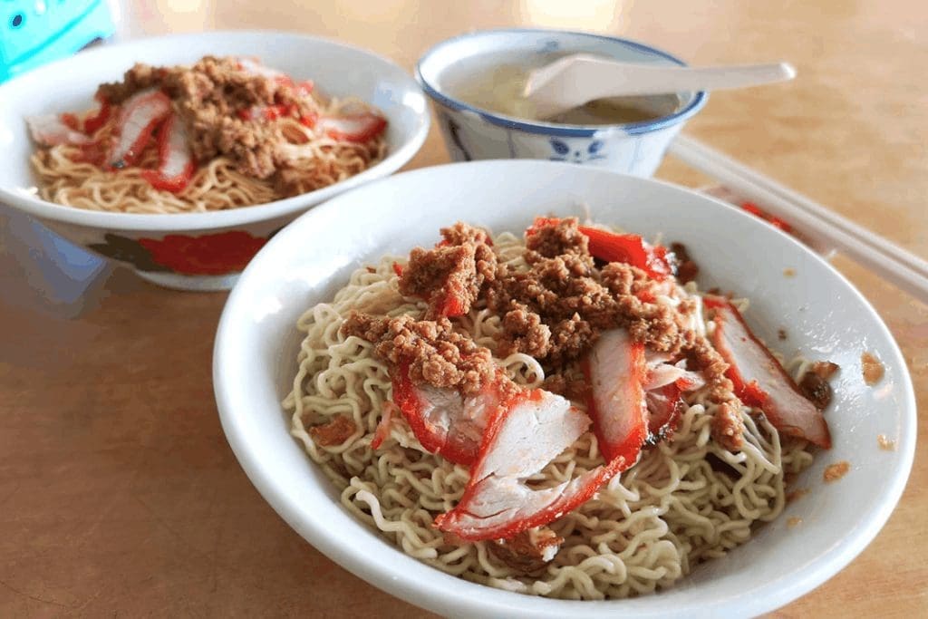 "Kolo Mee =/= Kampua Mee!" Sarawakian rages over workbook's claim that they are the same