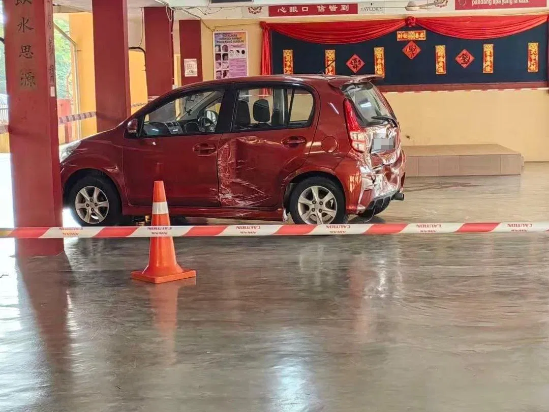 wk car crash into school campus