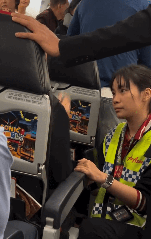  wk china passenger causes ruckus ( ) 