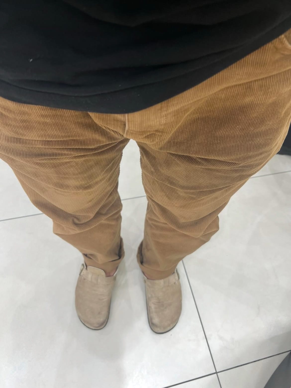  wk m’sian's pants get soaked after drink incident at oriental kopi, staff bring him to uniqlo & cover his meal 