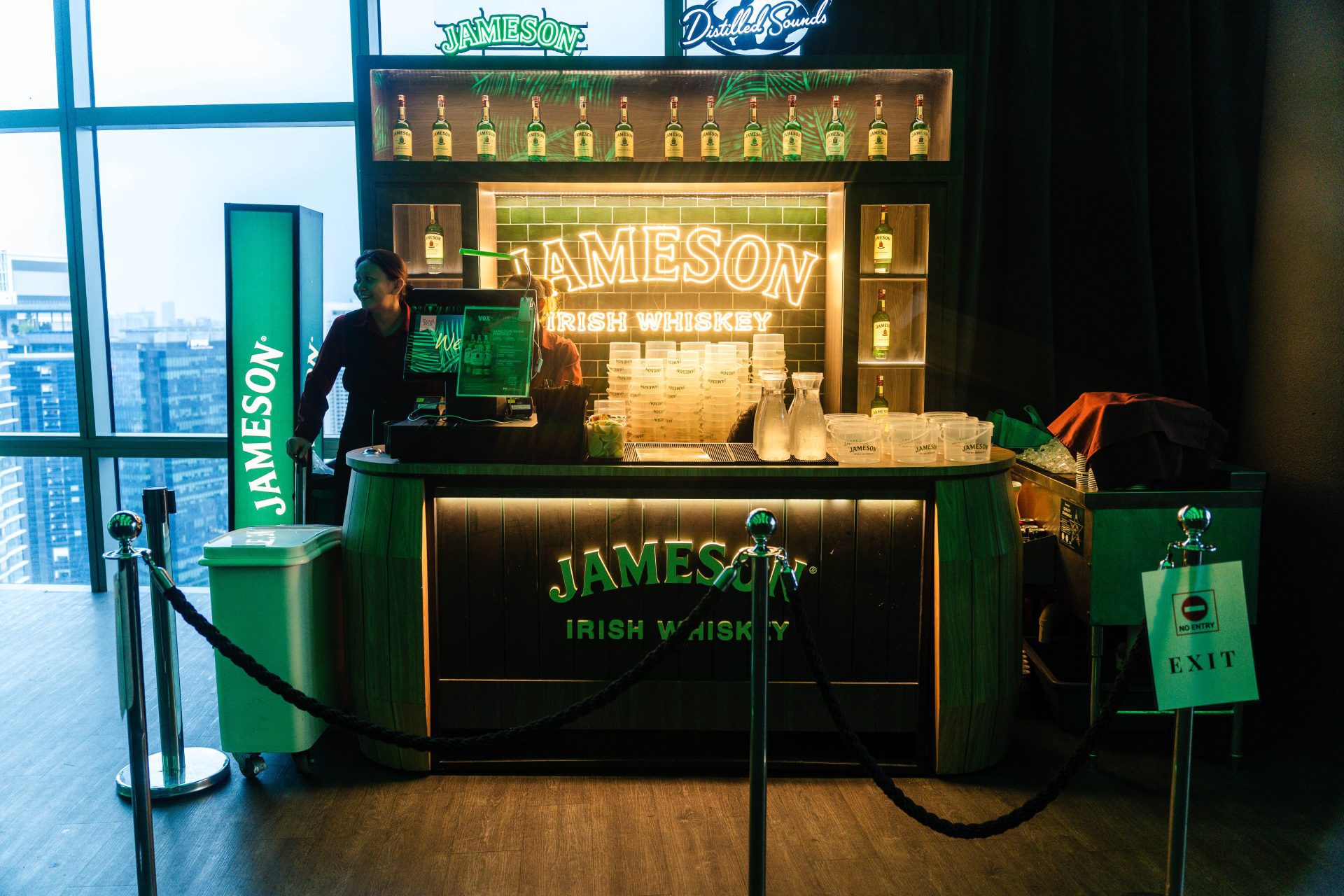 wk jameson vox live