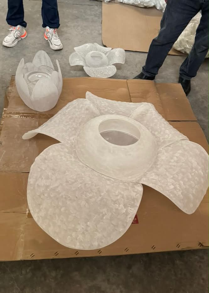 wk “not fake, it’s an installation” m’sian team explains klia ’s viral hornbill & rafflesia..