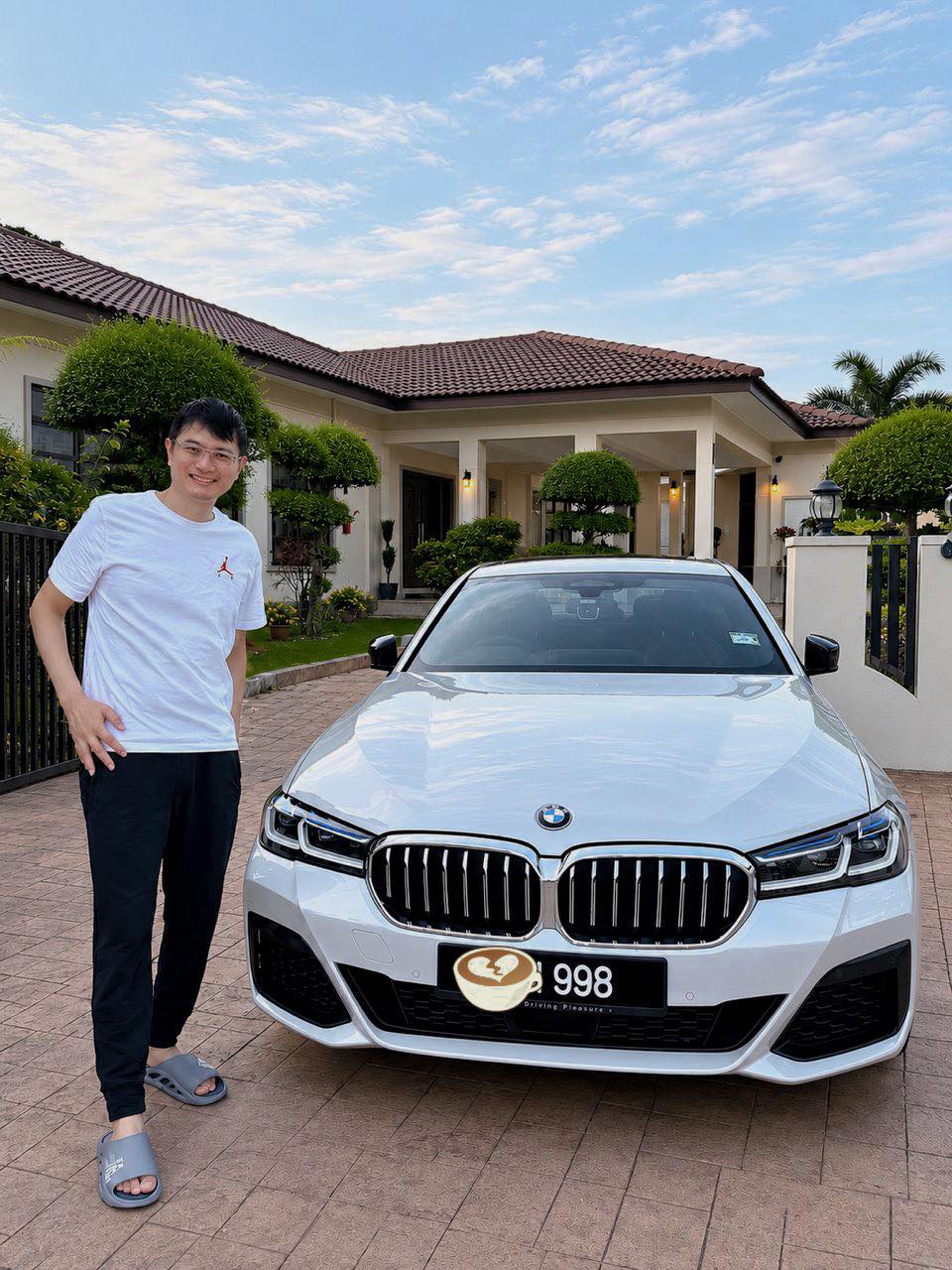 wk wang lee hom malaysia bmw driver
