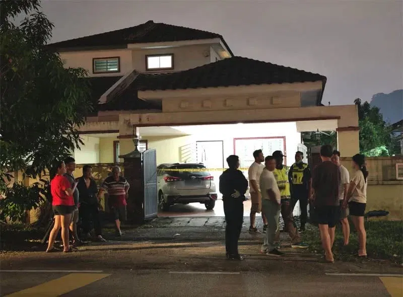 wk mother & daughters found dead