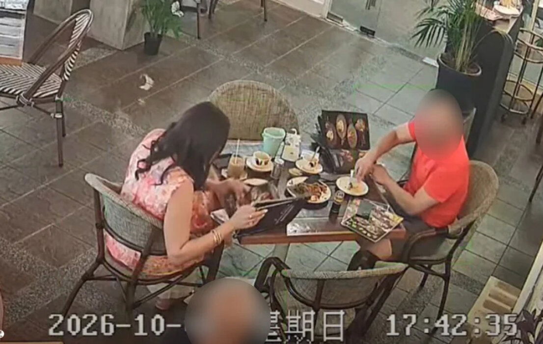 Foreigner In Penang Allegedly Pulls Chest Hair In Char Kuey Teow To Avoid Paying RM30 Bill 1.jpg 2