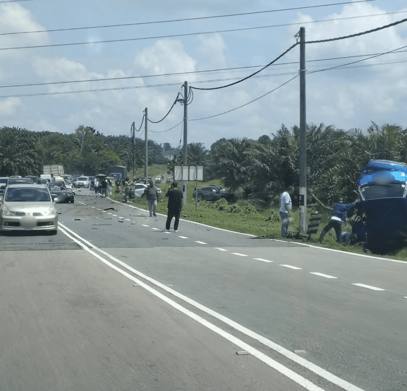 4 Killed In 5 Vehicle Crash In Kuching, Victims Were In Toyota Vios