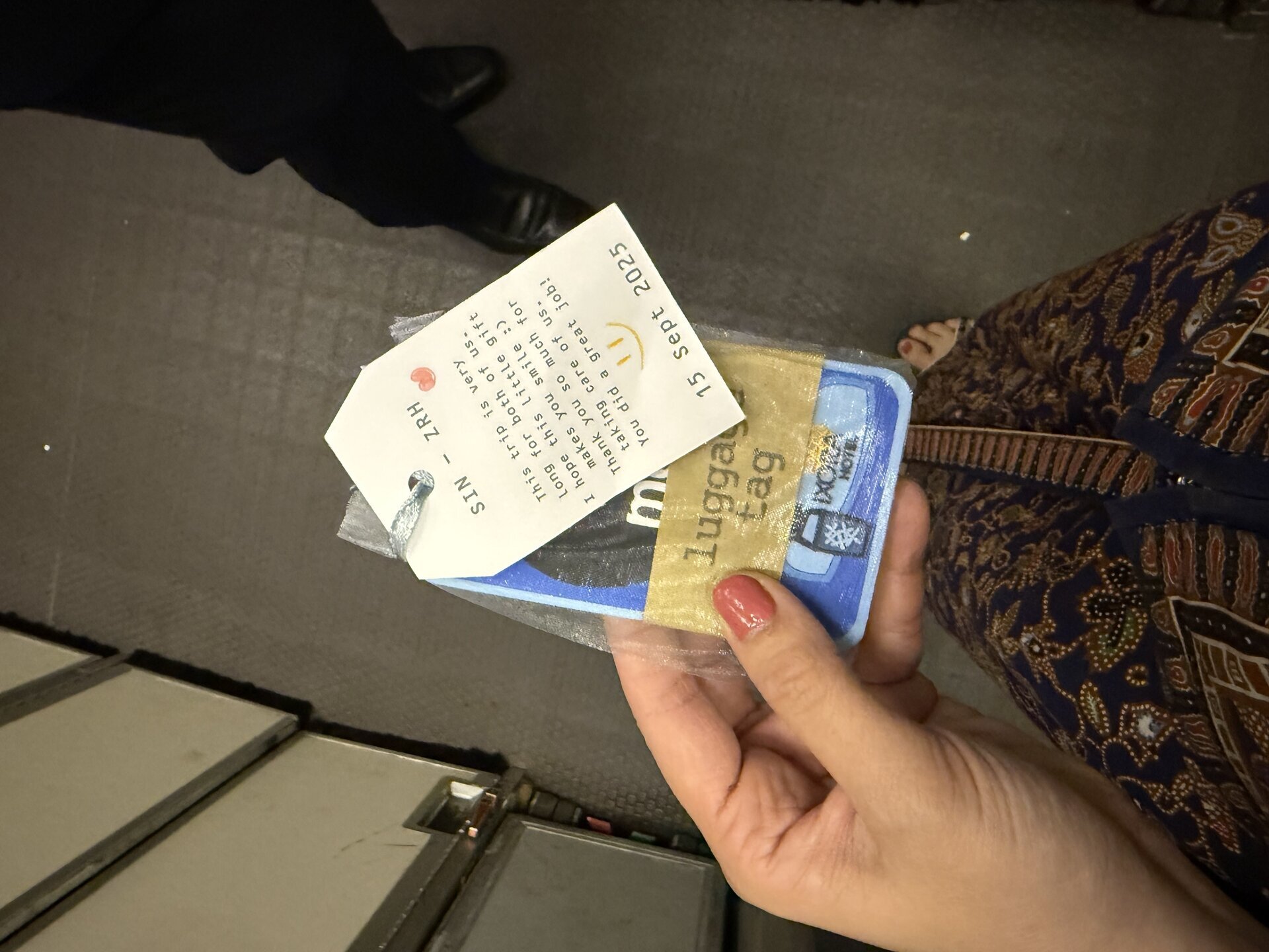 4.1 Yee Nie gift from lovely passenger