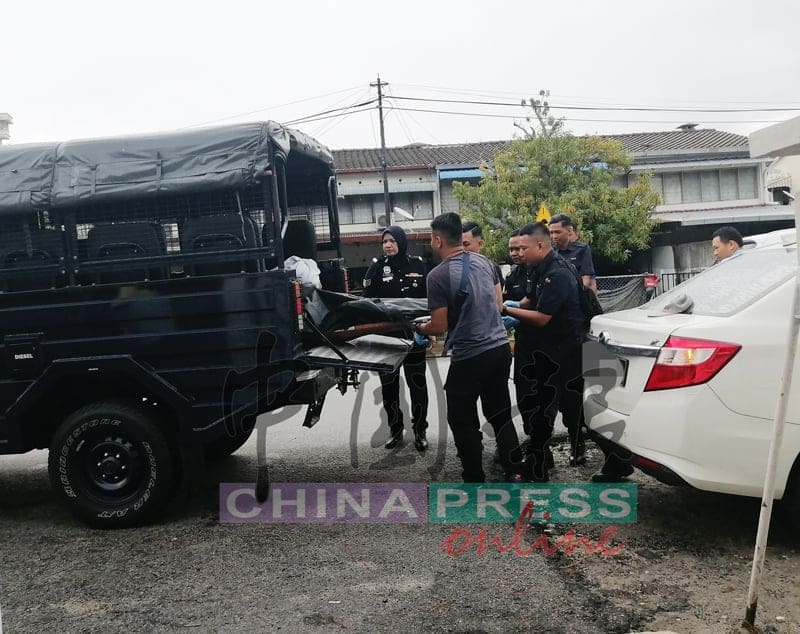 62yo M'sian Man Suffering From Depression Burns Charcoal Inside Car, Killing Him 1