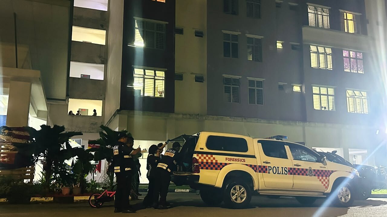 7yo boy falls from Johor PPR (1)