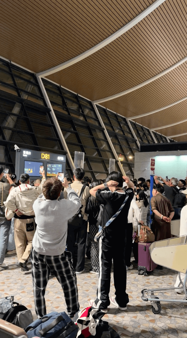 AA flight 50 hour delay (2)