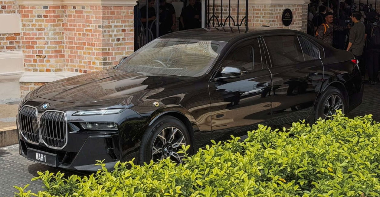 Anwar's BMW 7 Series car