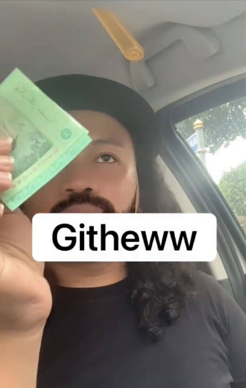 Firdaus donating to the uncle