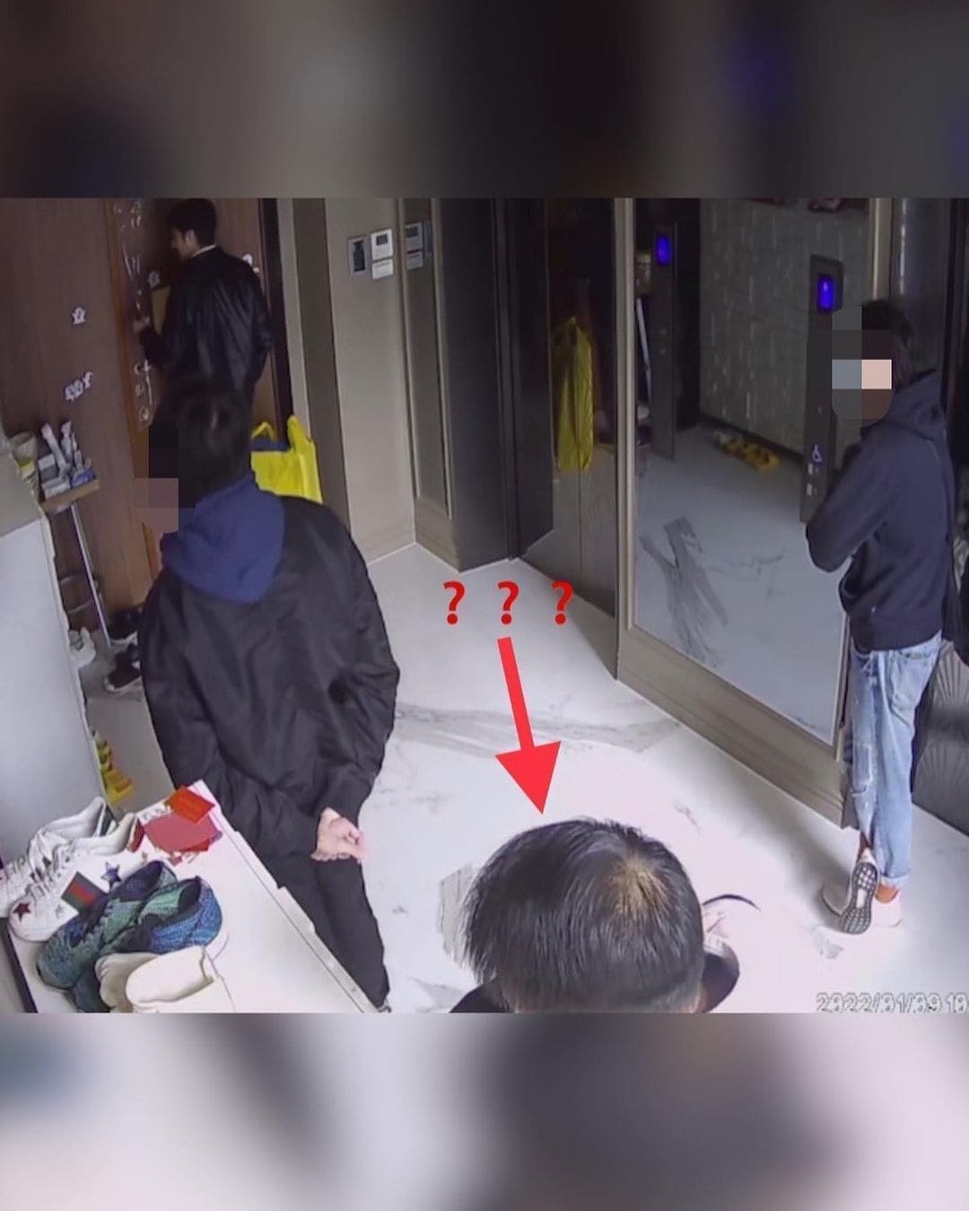 Lee jinglei claims strangers approaching him to enter his house