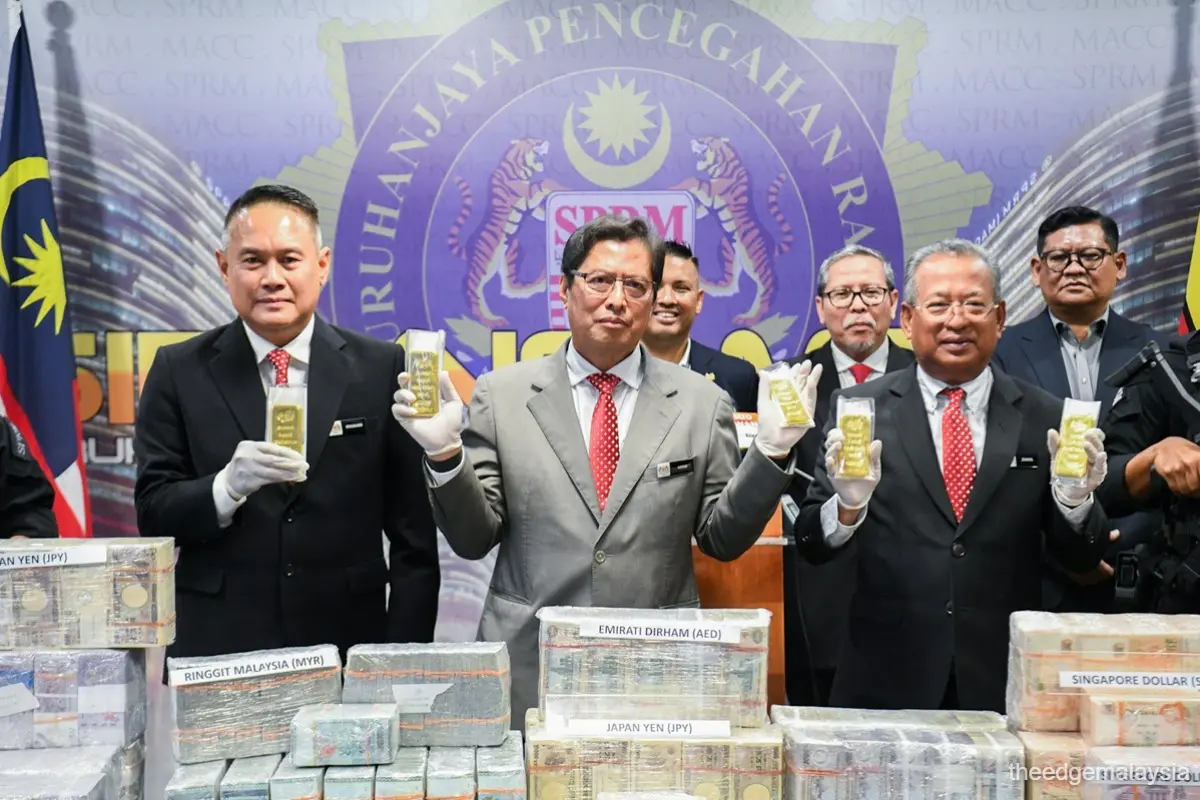 MACC seizes cash from Sabri's aide
