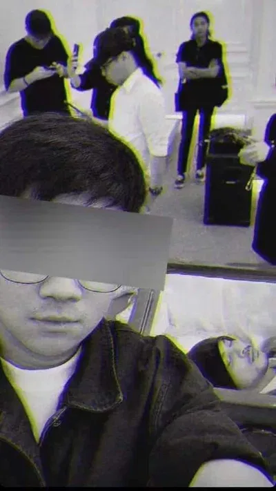 Namewee in coffin black and white photo
