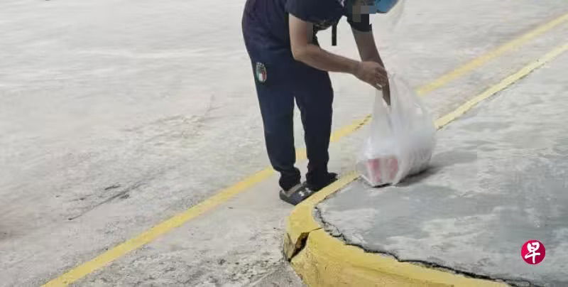 Rider threatens not to send order over tips (3)