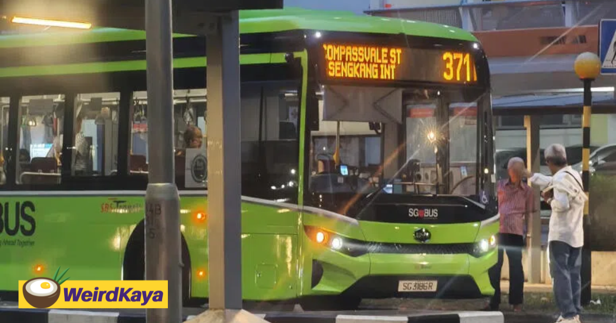 Man In S’pore, Angry Over Bus Not Stopping For Him, Blocks It With Own Body For 1 Hour | WeirdKaya