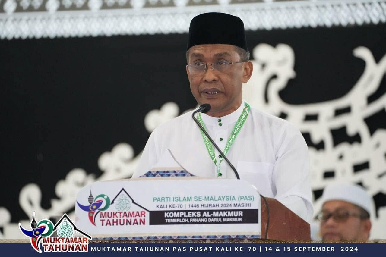 Takiyuddin giving a speech