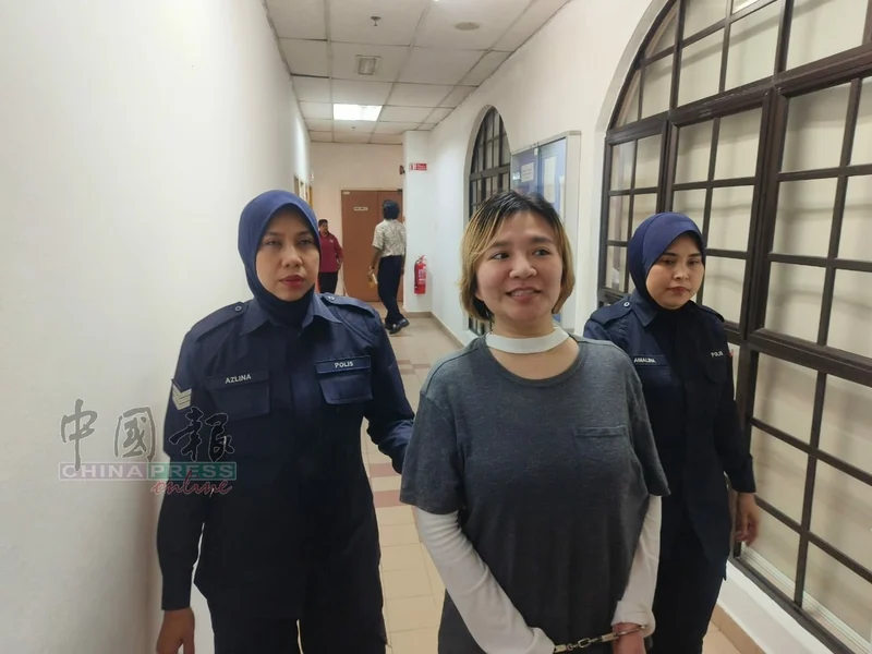 Woman accused of fraud asks for nice photos (2)