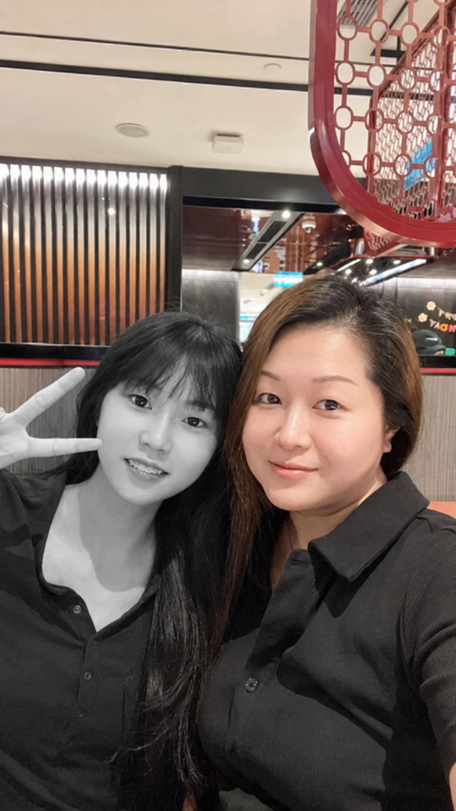 Yap Shing Xuen with her mum