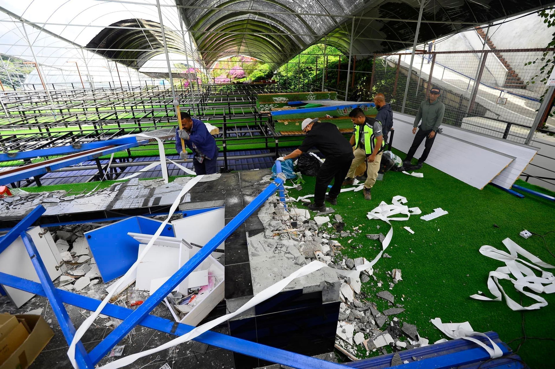 Authorities destroying Cameron Santorini