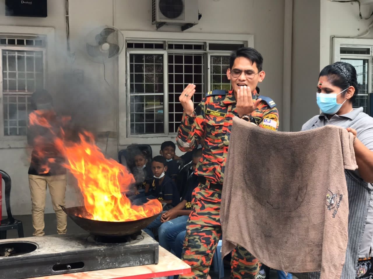 Abidul Hazman - Malaysian firefighter - demonstration