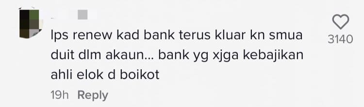 M'sian Woman Forced To Take Bedridden Mother To Bank With Ambulance After Staff Refuse To Come Over comment 1