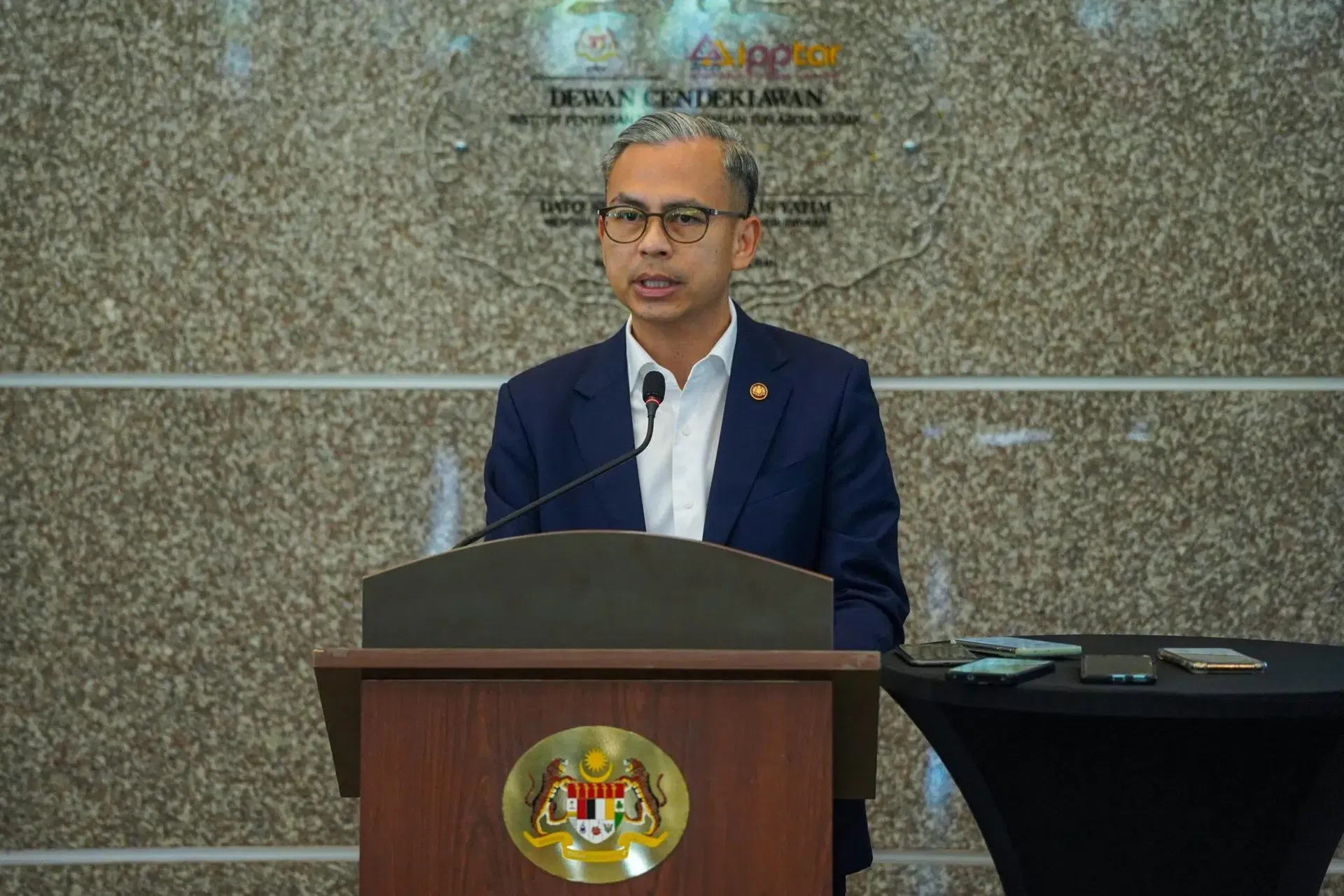Datuk Fahmi Fadzil at press conference