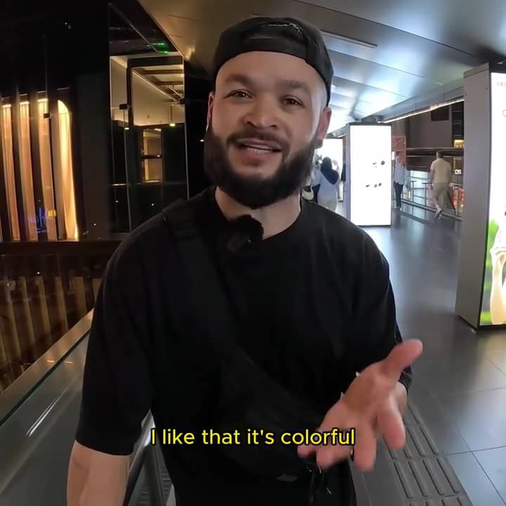 foreigner explaining why he love malaysian ringgit notes