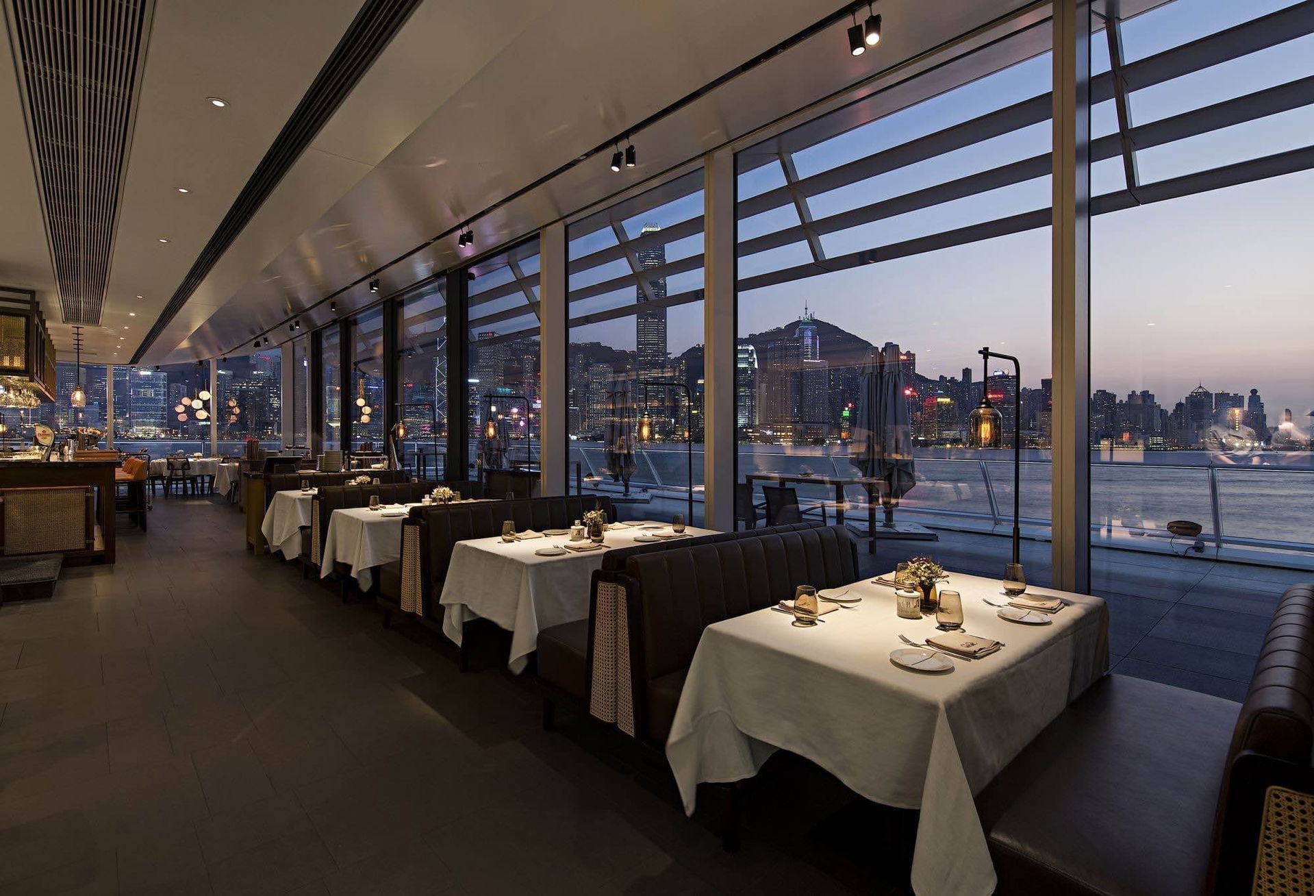 In Hong Kong, restaurants facing the sea have a rental of close to HK$1 million (~RM550,000) per month.
