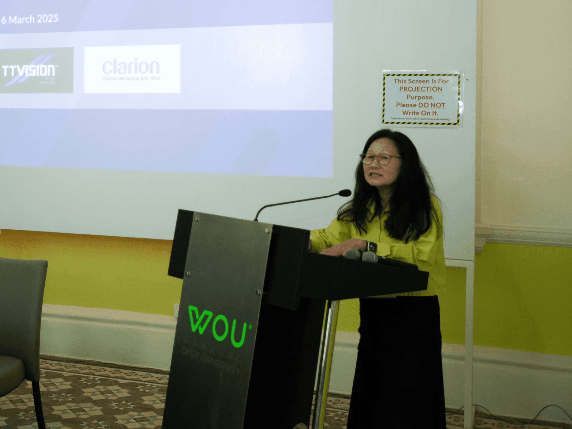 Prof Dr Lily Chan 