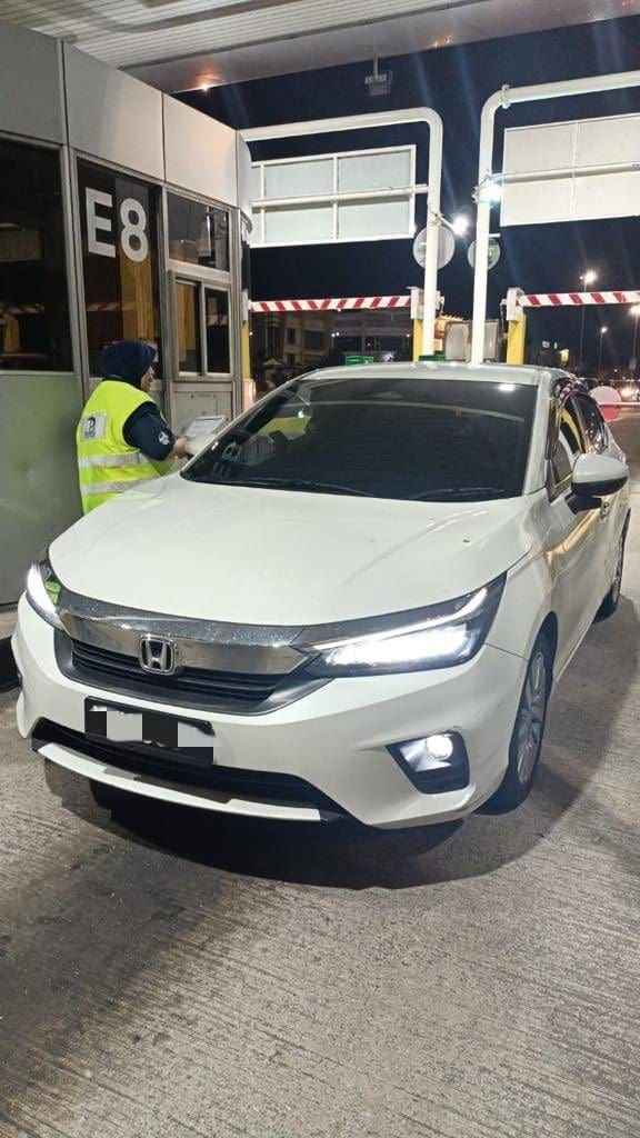 Toll Jumper Who Didn't Pay Toll Fees 59 Times Finally Gets Caught & Fined RM256.20