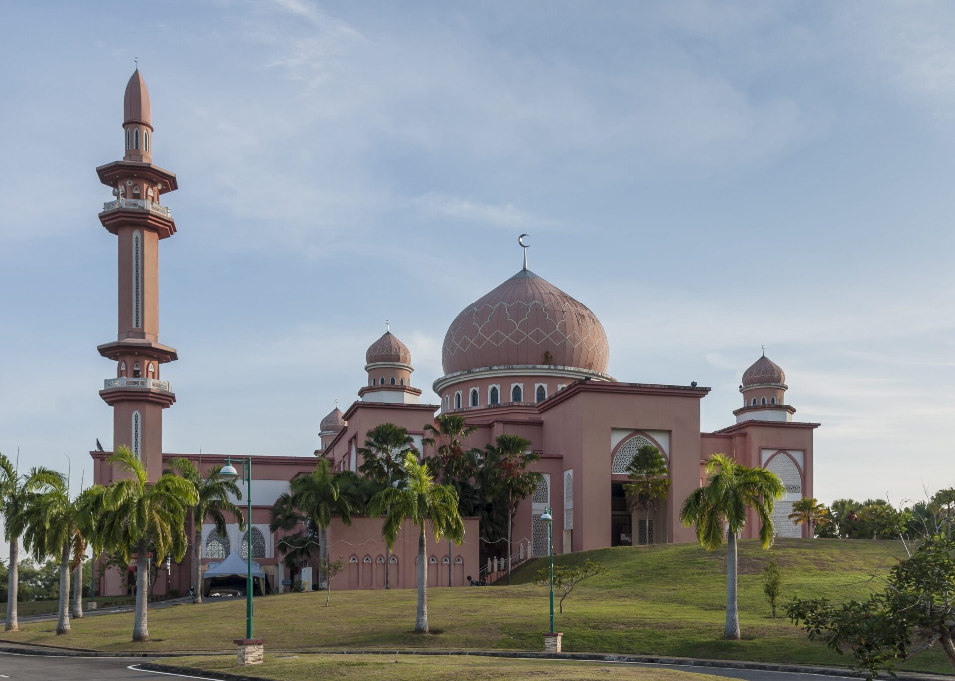 Here Are 4 Terrifying M'sian Ghost Possessions Stories That Will Send Chills Down Your Spine