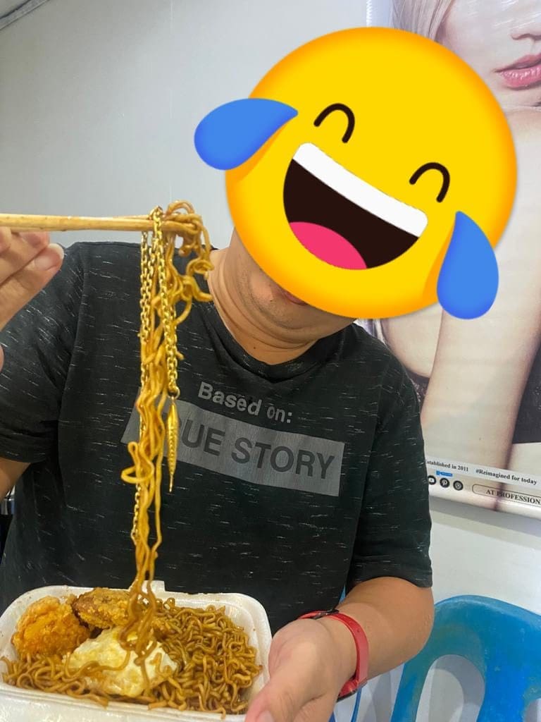 "Struck Gold!" — M'sian Man Finds Gold Necklace Inside Noodles He Bought From Bazaar
