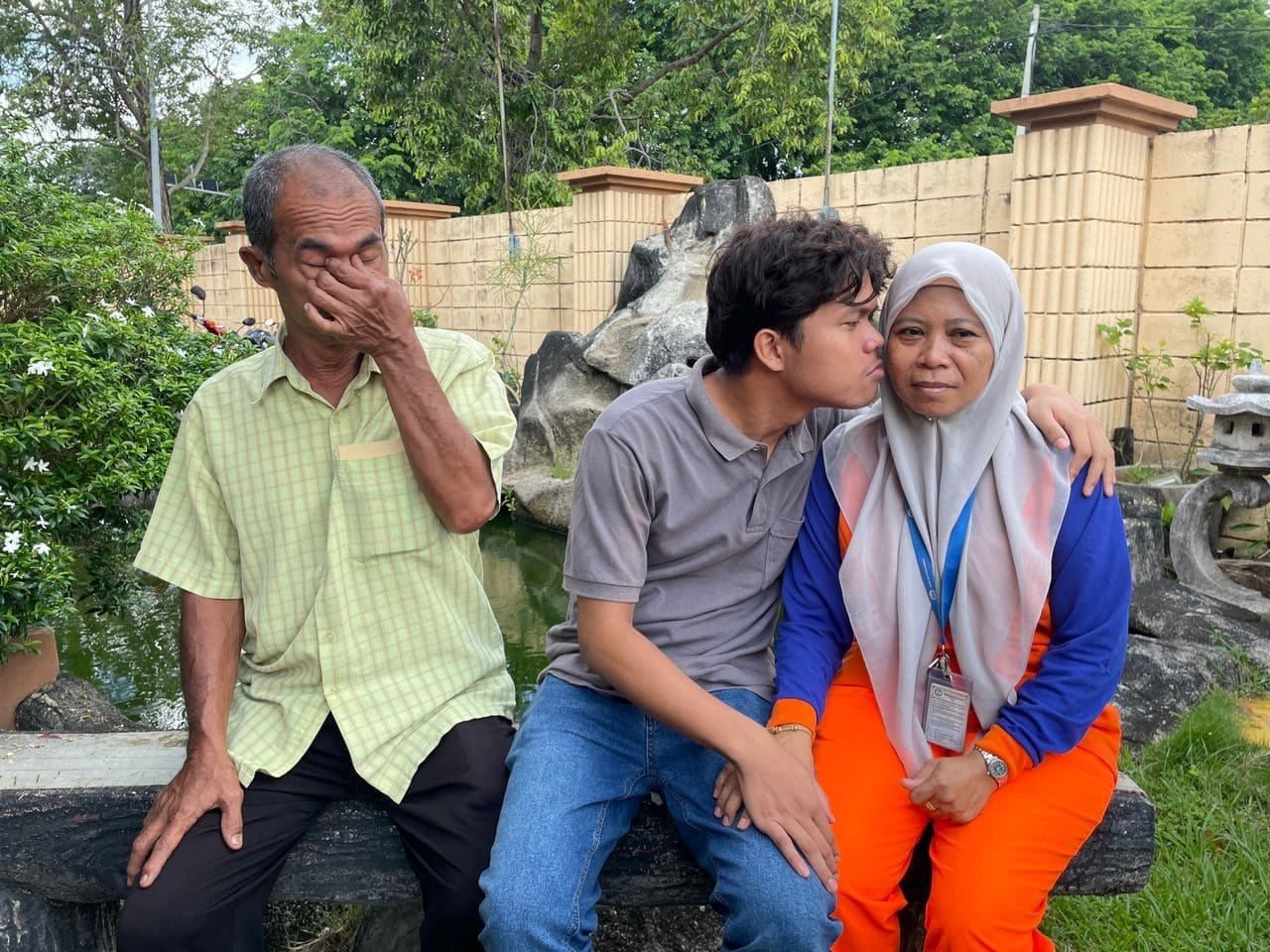 M'sian Boy Who Was Mocked For Being The Son Of 'Garbage Workers' Now Studying In France