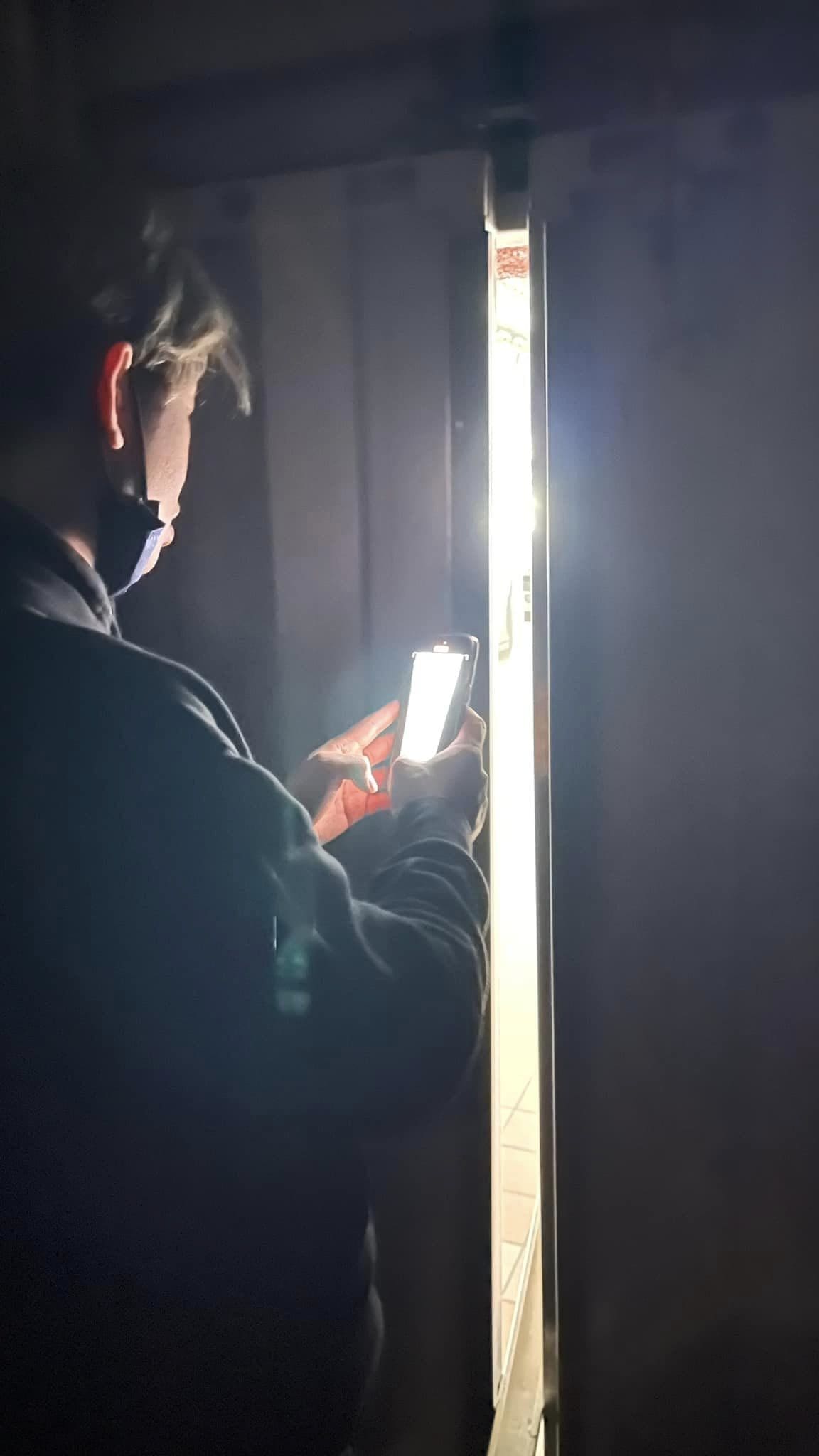 M'sian Woman & Family Gets Stuck Inside Lift For 45 Minutes After It Broke Down