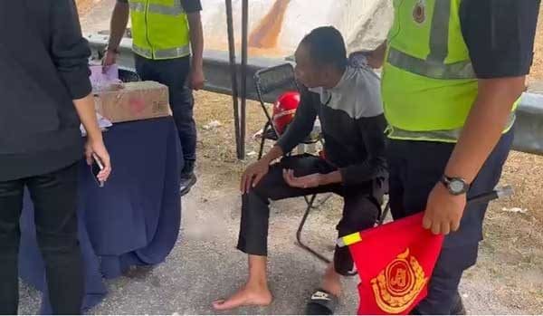 Motorcyclist who rammed into JPJ officer at roadblock