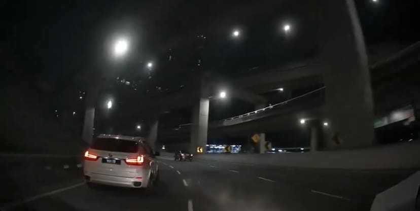 BMW Driver Brake Checks Multiple Times After He Got Honked For Not Turning On Signal Light