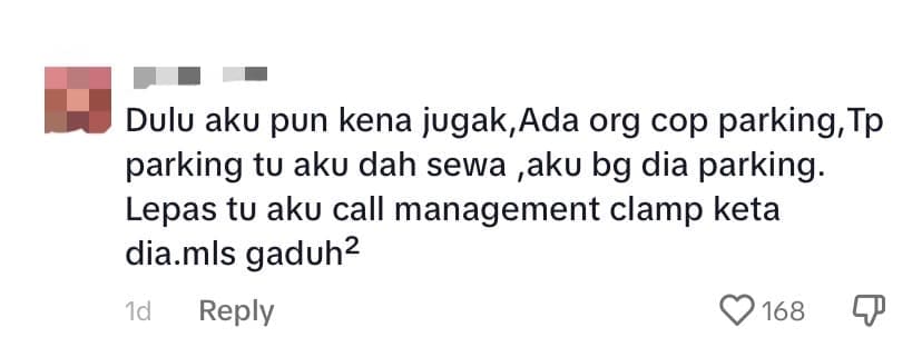 M’sian Woman ‘Chopes’ Parking Spot With A Bucket At Residential Area, Gets Slammed For Her Selfishness - comment
