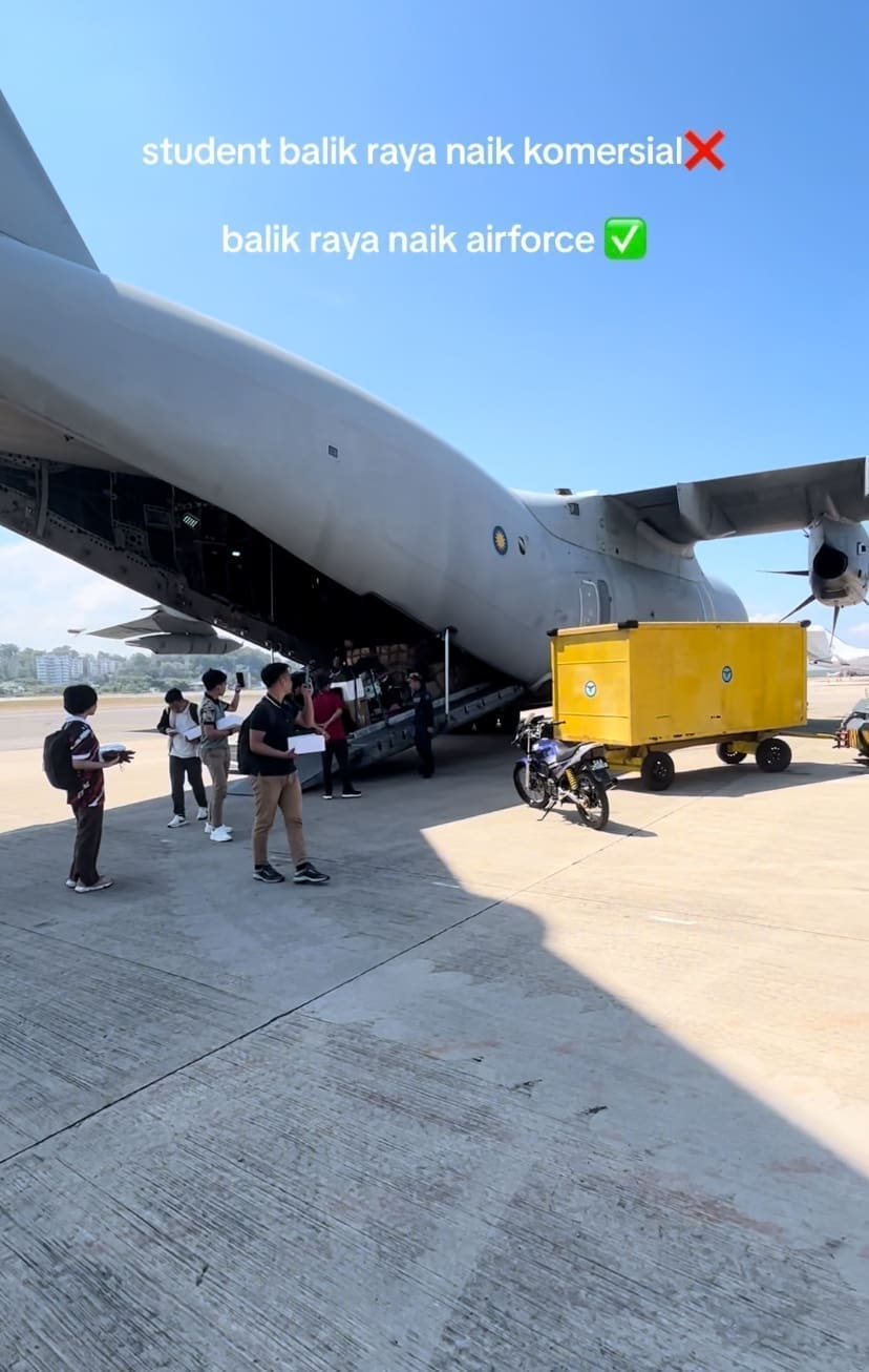 UPNM students from Sabah and Sarawak take TUDM jet to celebrate raya