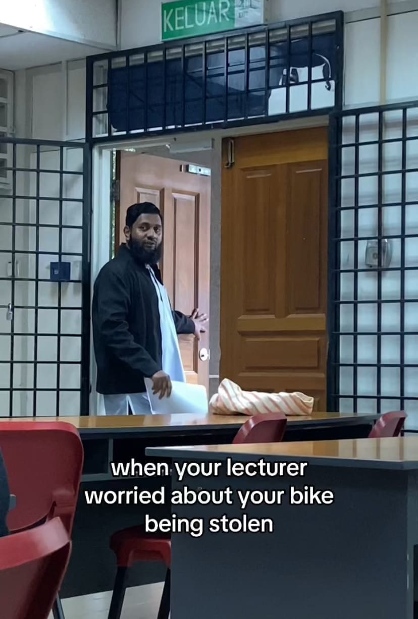 Dr. Aslam, lecturer at UIA