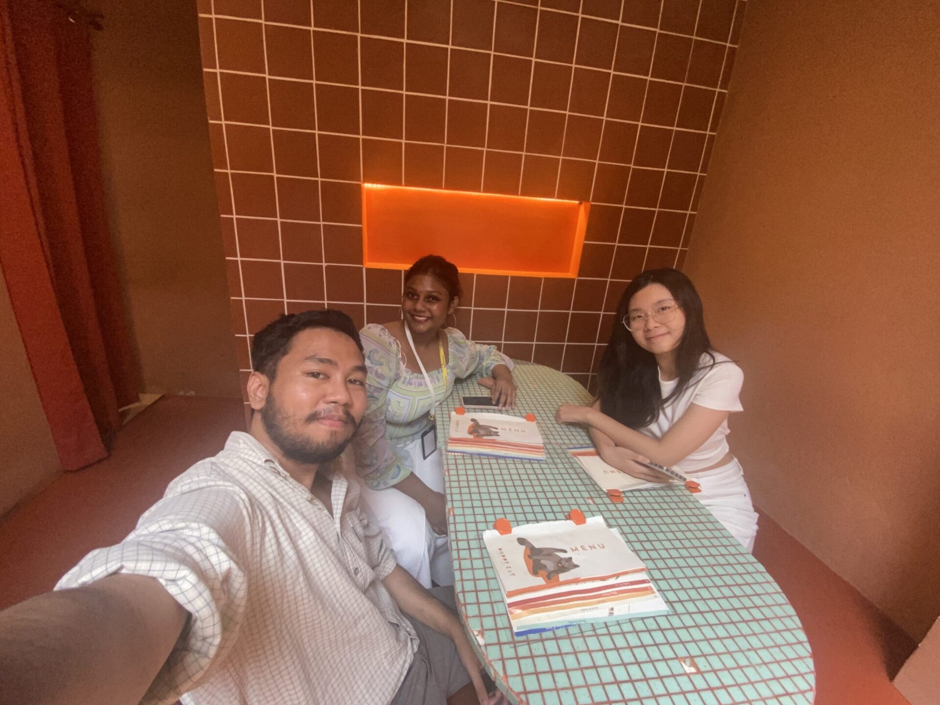Poppy Kat Cafe is perfect for selfie or wefie.
