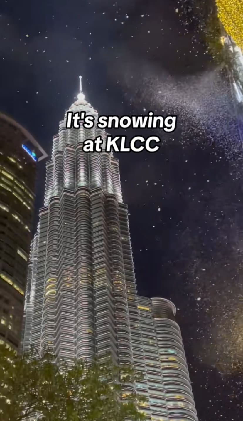Fake snow at Avenue K, near KLCC