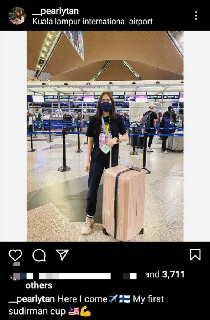 Malaysia women's single player Pearly Tan Koong Le setting off to Sudirman Cup 2021