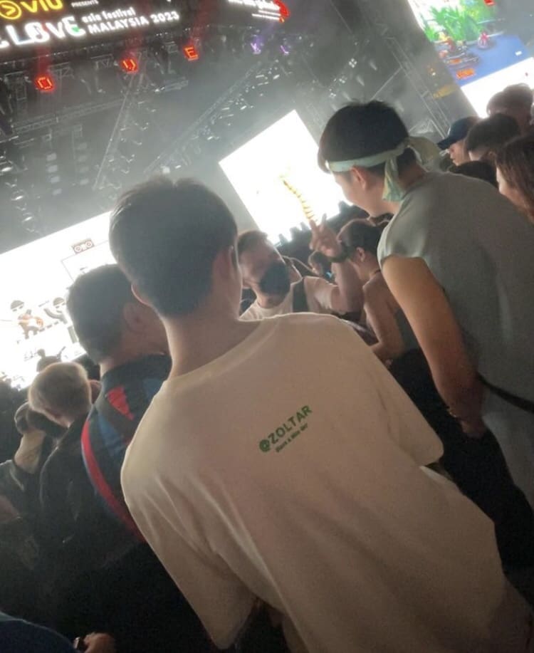 M'sian DJ Almost Whacked By Rude Uncle Who Forced Concertgoer To Make Room For Him In Free Seating Zone